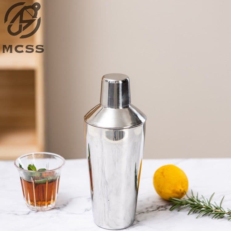 Cocktail Bar Shaker